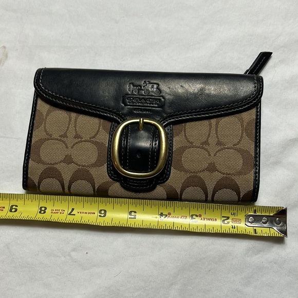 Coach women folded canvas/ leather wallet used - Picture 10 of 12